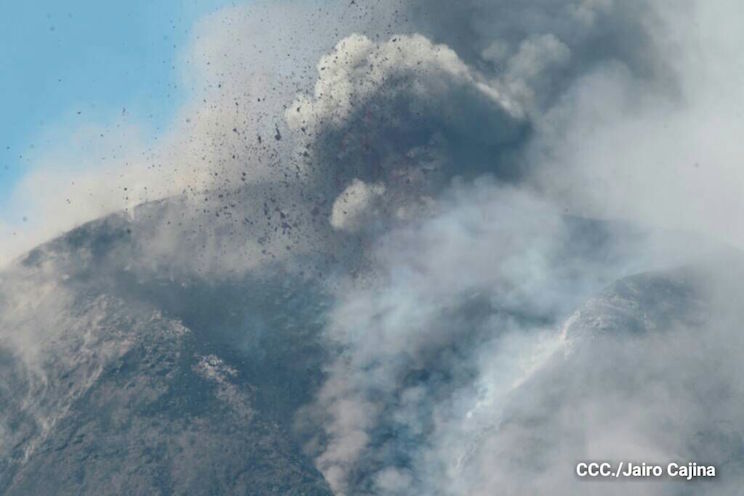 Volcán Momotombo entra en actividad eruptiva tras 110 años de relativa calma