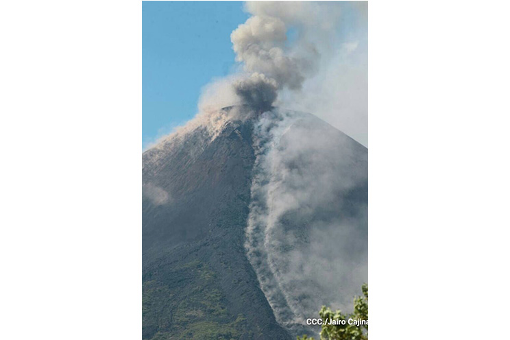 Volcán Momotombo entra en actividad eruptiva tras 110 años de relativa calma