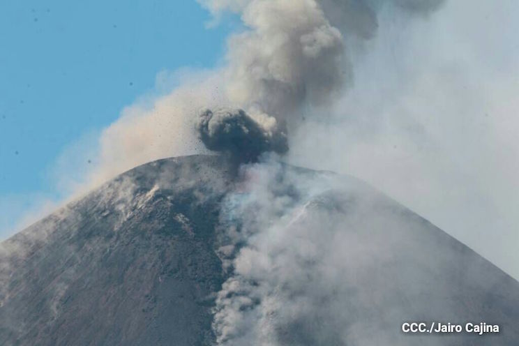 Volcán Momotombo entra en actividad eruptiva tras 110 años de relativa calma