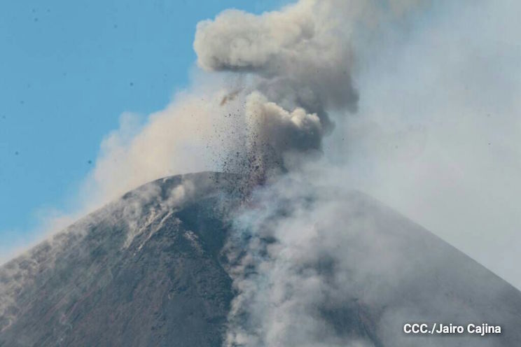 Volcán Momotombo entra en actividad eruptiva tras 110 años de relativa calma