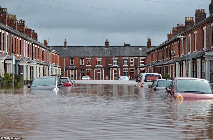 Tormenta Desmond deja un muerto y graves inundaciones en el Reino Unido
