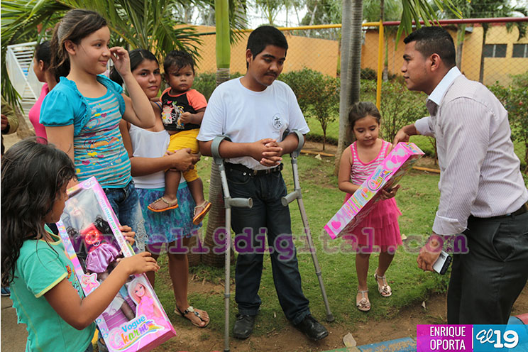 "Chocolatito" lleva alegría a pacientitos del Hospital “La Mascota”