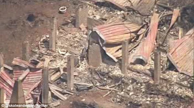 Un incendio forestal destruye más de 100 casas en Australia