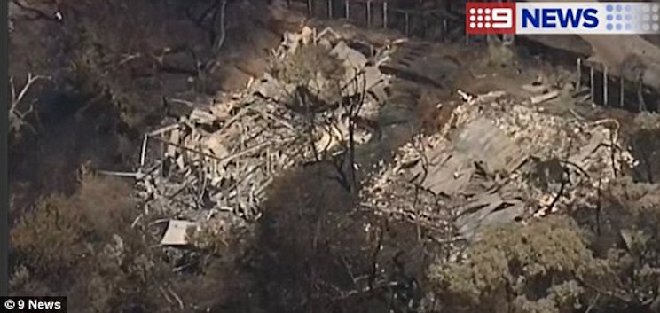 Un incendio forestal destruye más de 100 casas en Australia