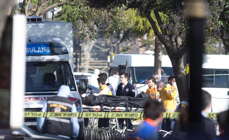 Atentado en centro turístico de Estambul deja al menos 10 muertos