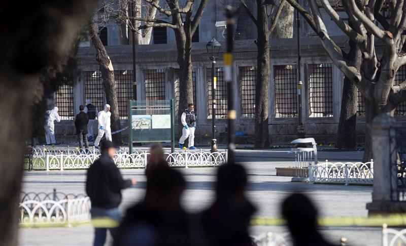 Atentado en centro turístico de Estambul deja al menos 10 muertos