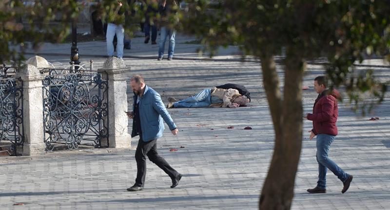 Atentado en centro turístico de Estambul deja al menos 10 muertos