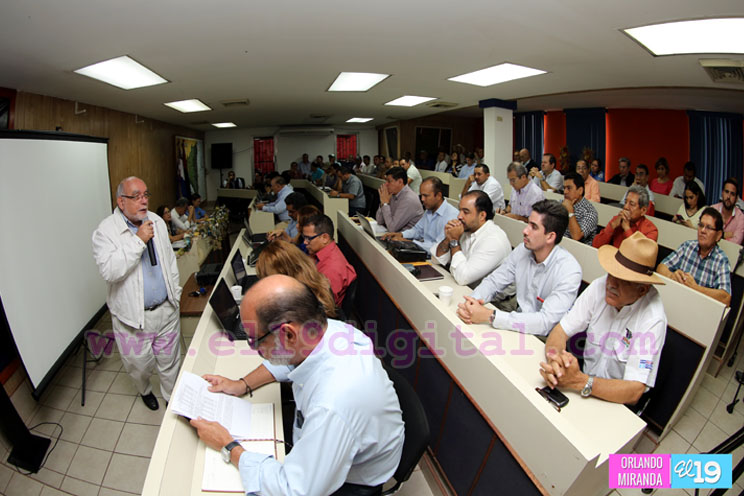 Sistema de Producción, Consumo y Comercio reunido con productores agropecuarios