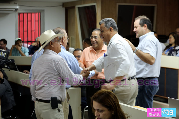 Sistema de Producción, Consumo y Comercio reunido con productores agropecuarios