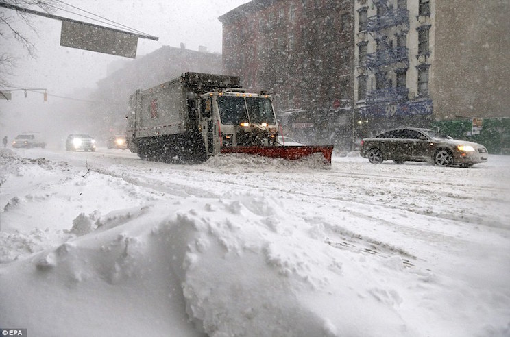 Nueva York paralizada por tormenta Jonas, la peor en décadas