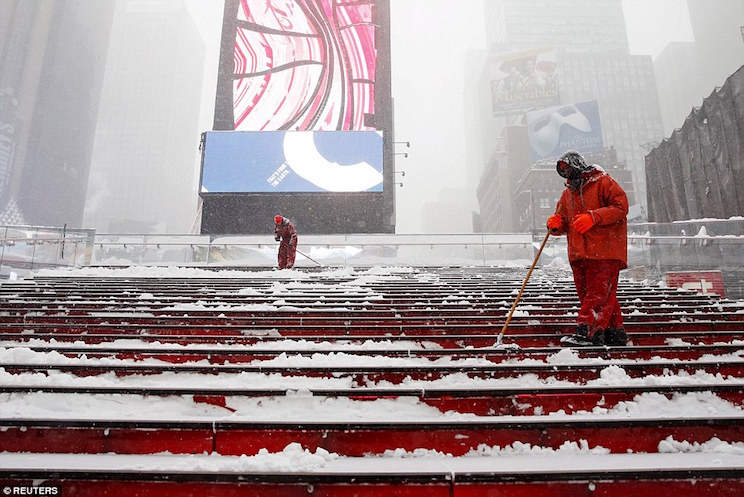 Nueva York paralizada por tormenta Jonas, la peor en décadas