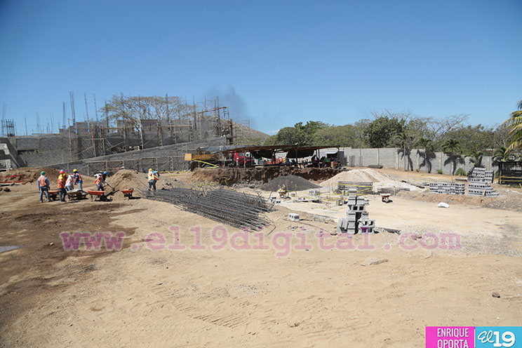 Avanza construcción de centro comercial Plaza la Fe en Carretera Sur
