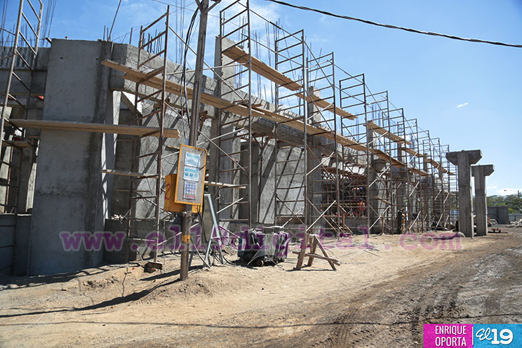 Avanza construcción de centro comercial Plaza la Fe en Carretera Sur