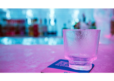 Para el calor, un bar de hielo en NY
