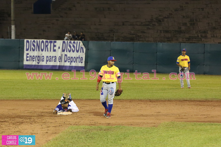 Gigantes de Nicaragua vencen 4-1 a Caimanes de Colombia