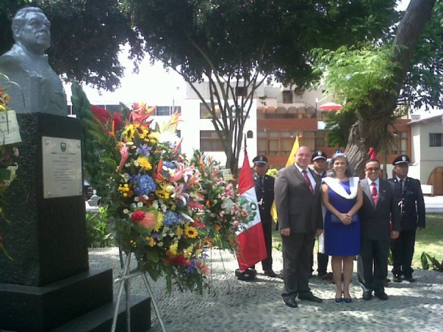 Homenaje a Darío en Perú