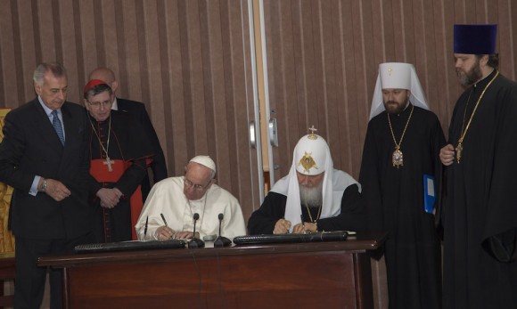 Papa y Patriarca ruso piden fin de la violencia y el terrorismo	