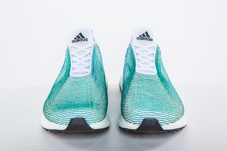 Adidas fabrica unas zapatillas con basura reciclada del océano