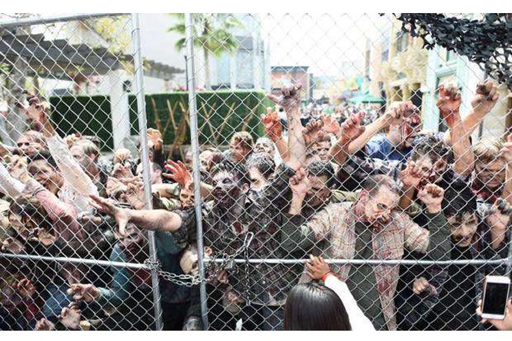 ¡Escalofriante! Así es por dentro el nuevo parque temático de The Walking Dead