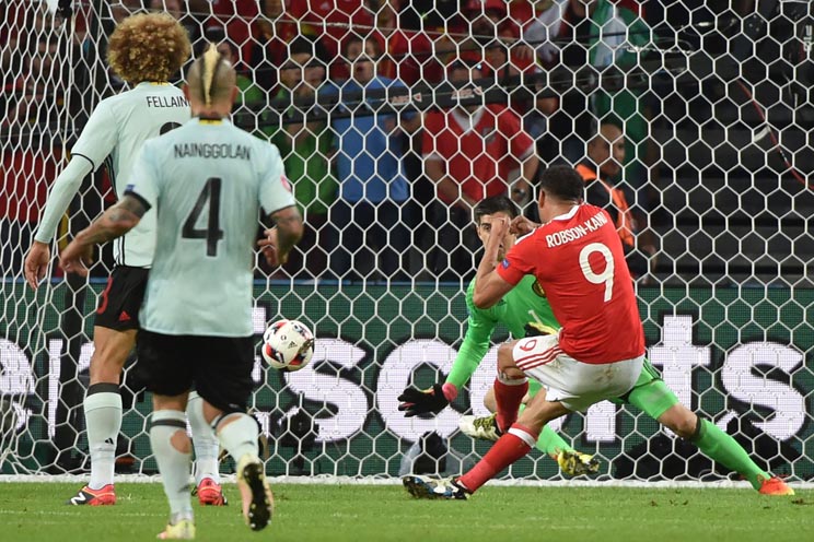 Gales sigue haciendo historia; avanza a semis en la Euro