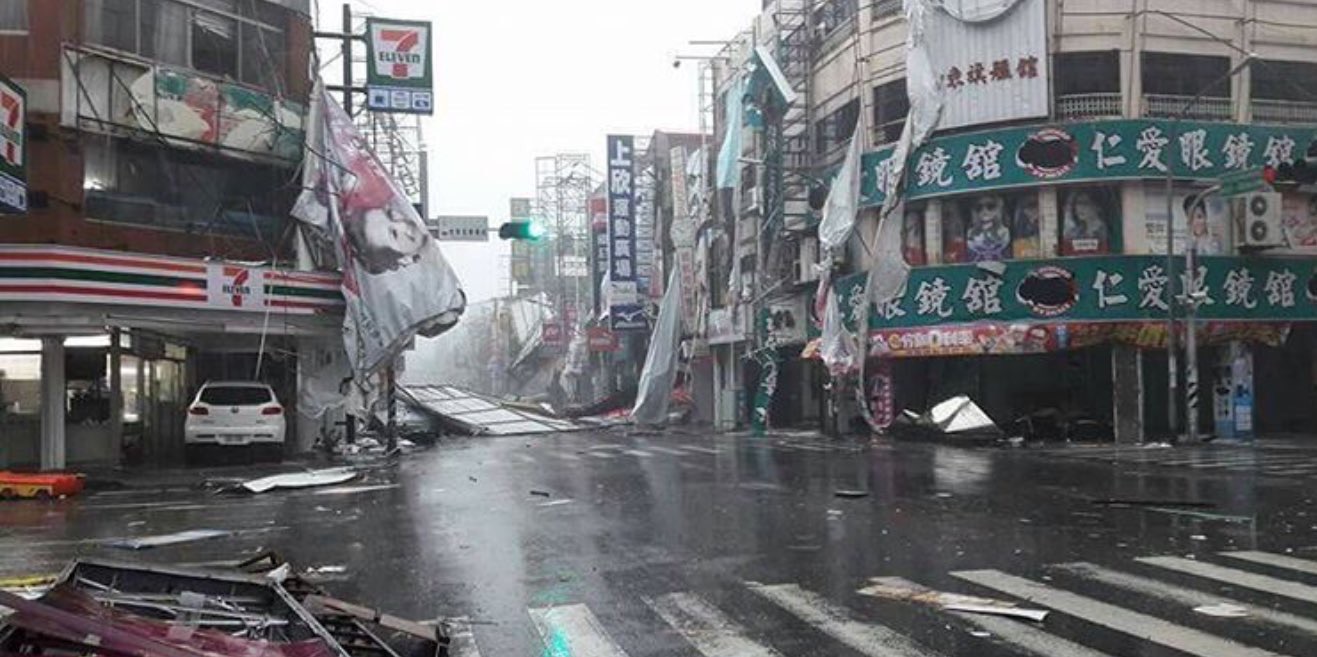 Tifón Nepartak causa al menos 2 muertos y 70 heridos en Taiwán y pierde intensidad