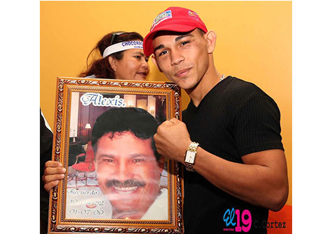 Juventud nicaragüense se desborda para recibir a Chocorroncito Buitrago