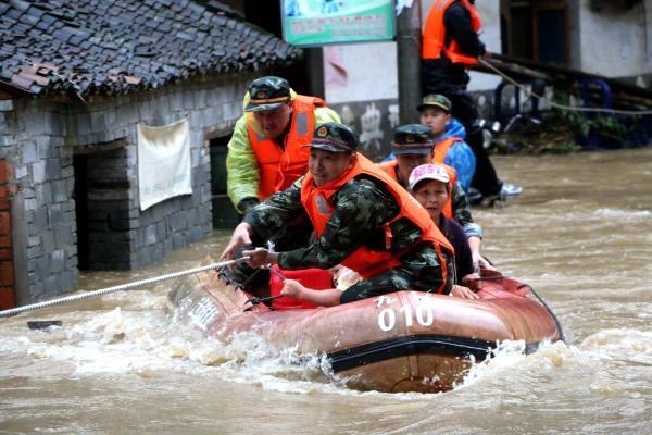 Fuertes lluvias en China mantienen situación crítica por inundaciones