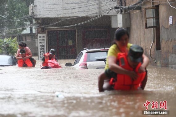 Fuertes lluvias en China mantienen situación crítica por inundaciones