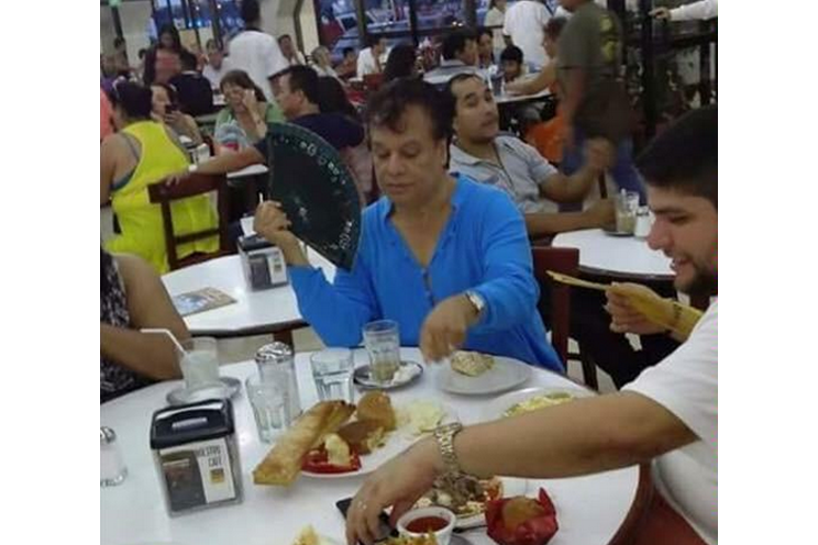 La verdad sobre foto viral de Juan Gabriel supuestamente vivo