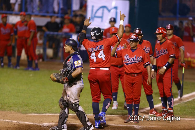 Dantos arrebatan victoria al Bóer