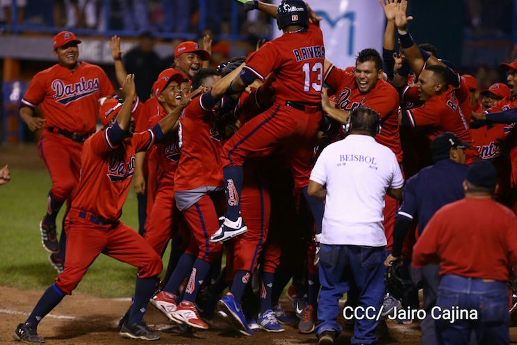 Dantos arrebatan victoria al Bóer