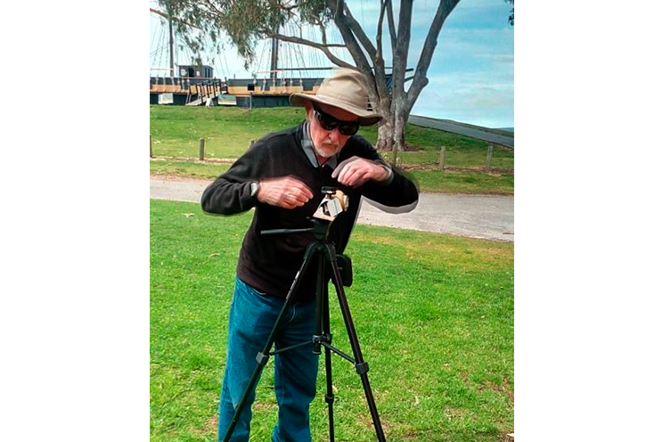 Un australiano fabrica una cámara con una patata y una lata de tomate