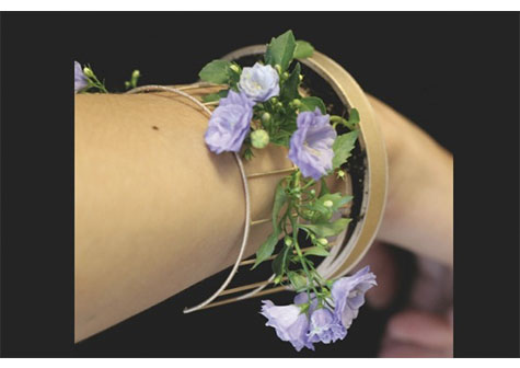 Nueva moda con mascotas incorporadas