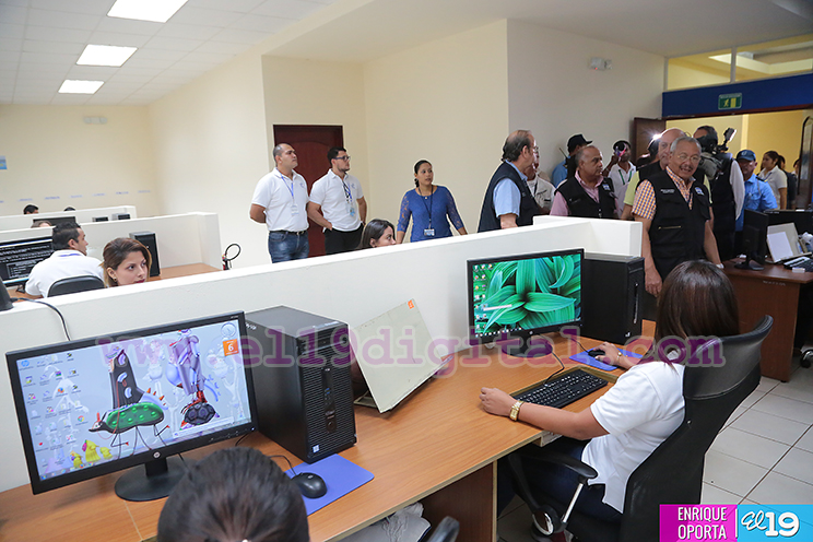 ⁠⁠⁠Invitados y expertos electorales visitan Centro de Cómputos del CSE