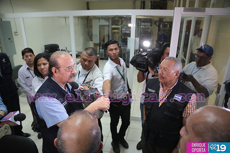 ⁠⁠⁠Invitados y expertos electorales visitan Centro de Cómputos del CSE