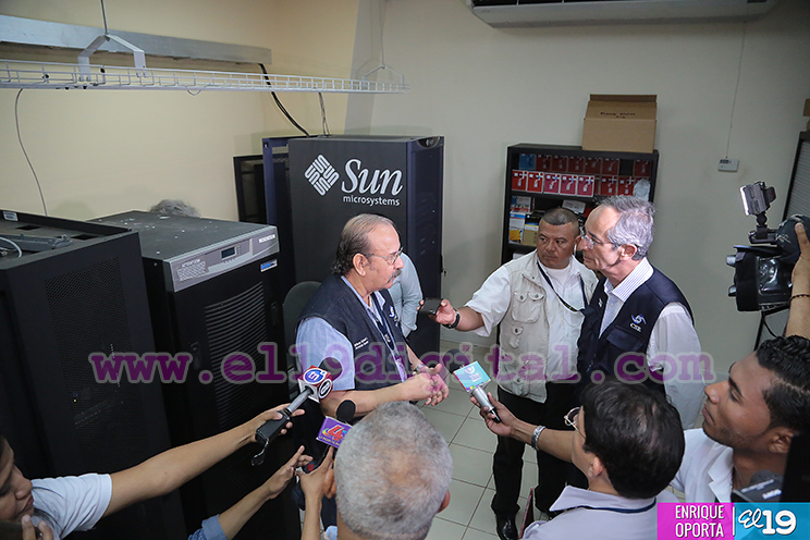 ⁠⁠⁠Invitados y expertos electorales visitan Centro de Cómputos del CSE