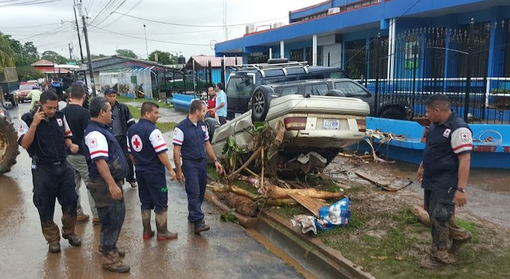 Al menos 3 muertos deja huracán Otto en Costa Rica