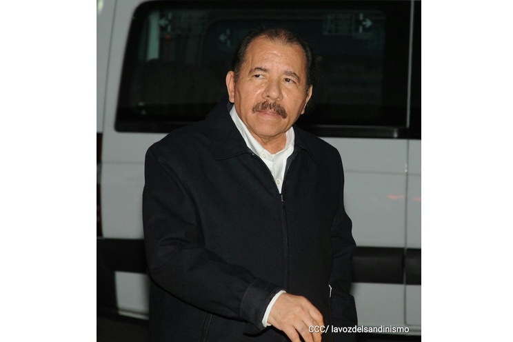 Presidente Daniel llega al Aeropuerto de La Habana para Homenaje al Comandante Fidel