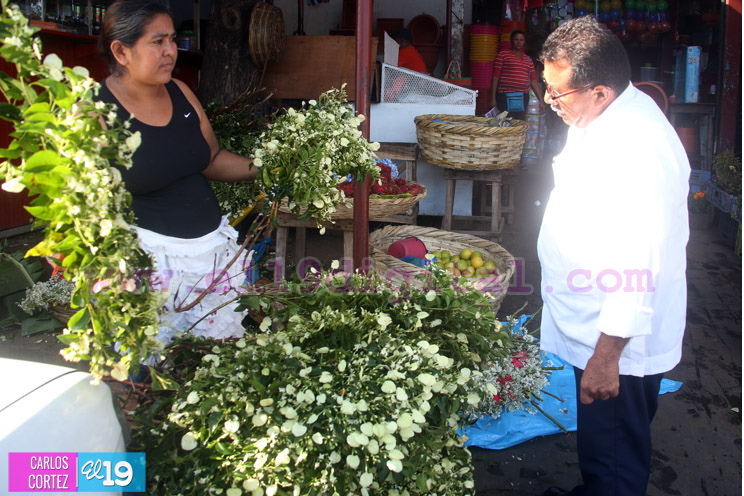 Comerciantes satisfechos con buenas ventas de productos alusivos a La Gritería