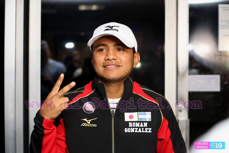 Llega "Chocolatito" a Nicaragua tras su viaje a Japón