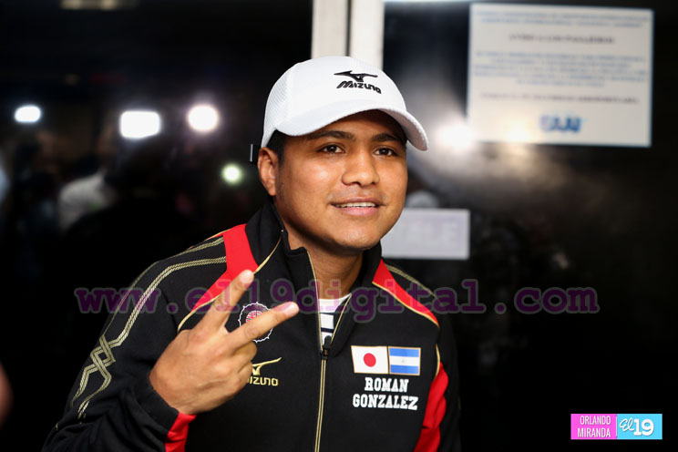 Llega "Chocolatito" a Nicaragua tras su viaje a Japón