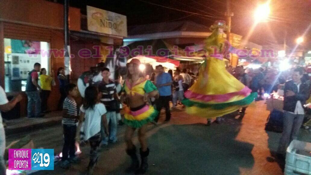 Estelí celebra noches de compras navideñas