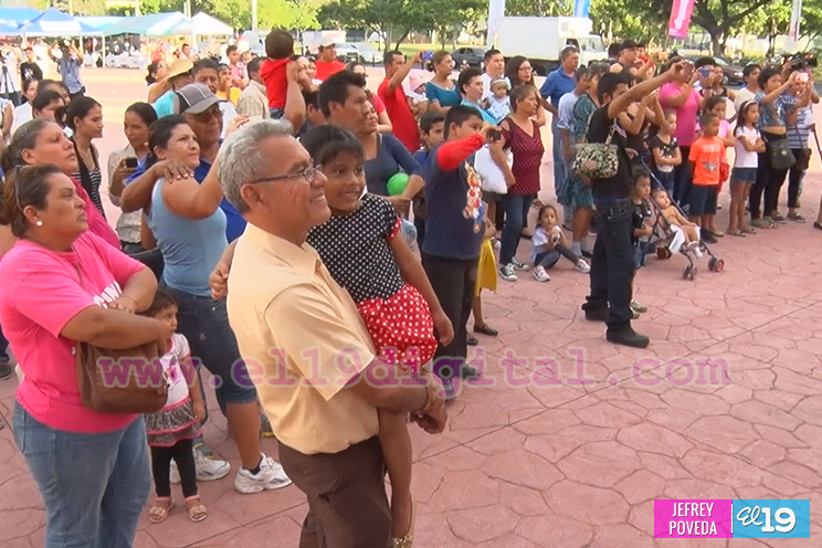 Pastorelas navideñas y ballet folklórico en la Plaza 22 de Agosto