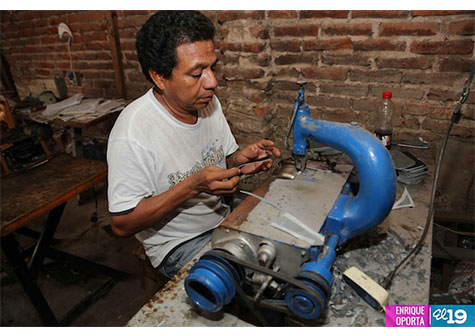 Artesanos granadinos al frente de la economía local