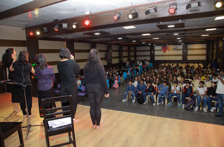 Cuentos de Rubén Darío adaptados al hindi atraen a niños en la India