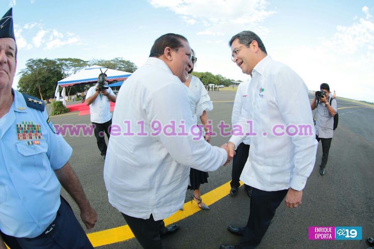 Presidente de Honduras participa en toma de posesión de Daniel y Rosario