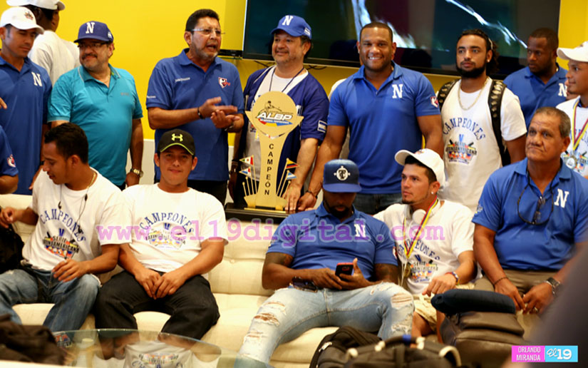Retornan a Nicaragua los Campeones de la Serie Latinoamericana de Béisbol 