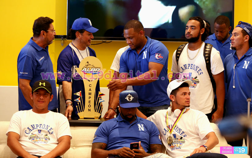 Retornan a Nicaragua los Campeones de la Serie Latinoamericana de Béisbol 