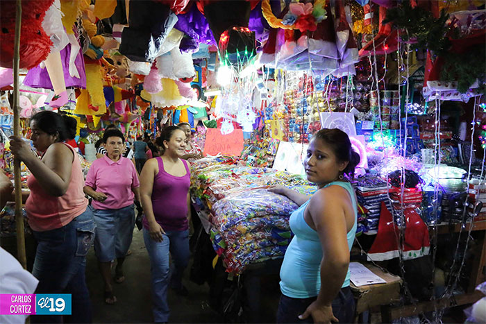 Comerciantes de los mercados esperan que aguinaldo dinamice ventas