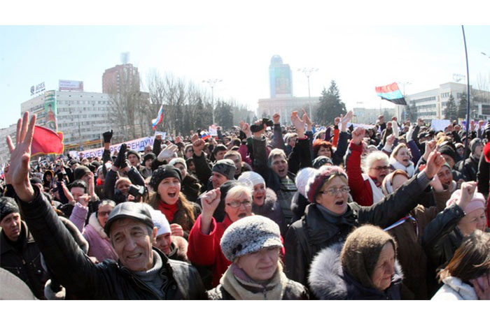 Multitudinarias manifestaciones en Ucrania Oriental a favor del referéndum